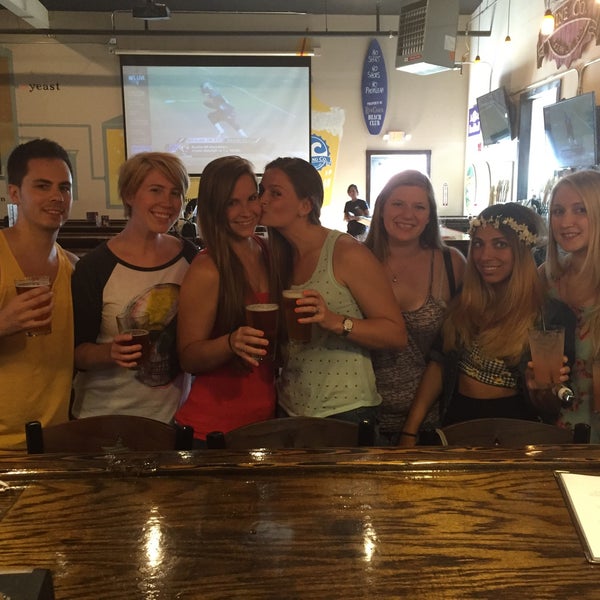 8/28/2015 tarihinde Lauren B.ziyaretçi tarafından Ocean City Brewing Company'de çekilen fotoğraf