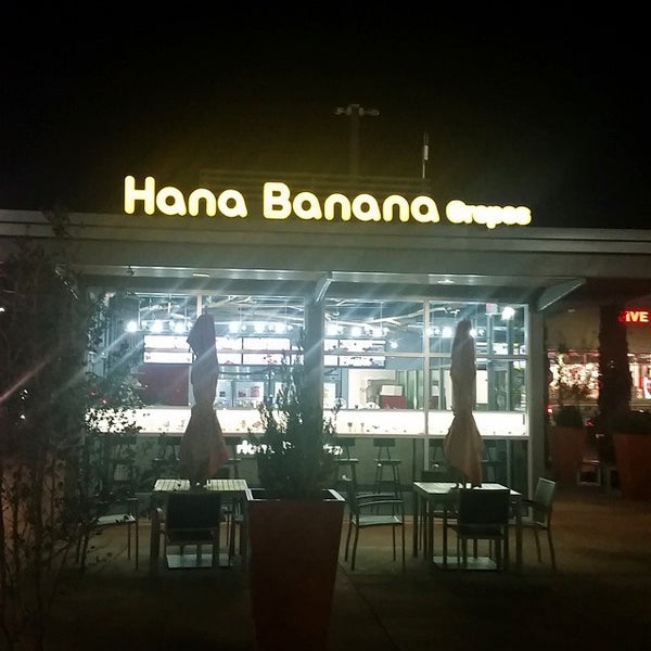 Photo taken at Hana Banana Crepes by Marcus Z. on 11/14/2014