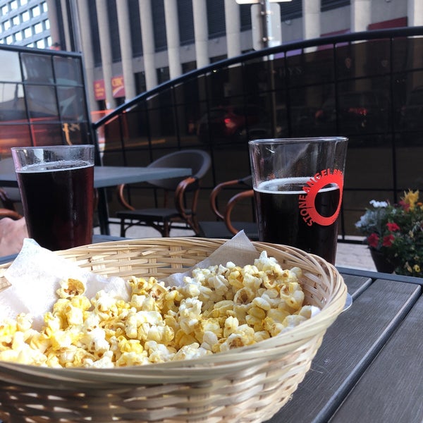 Bailey's Restaurant and Lounge - French Restaurant in Winnipeg