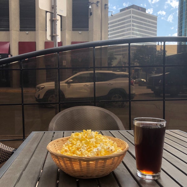 Bailey's Restaurant and Lounge - French Restaurant in Winnipeg