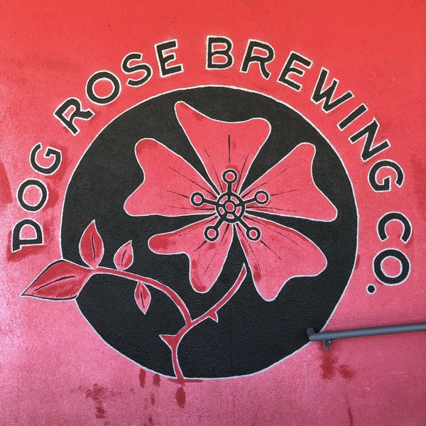 9/22/2019 tarihinde Sparky W.ziyaretçi tarafından Dog Rose Brewing Co.'de çekilen fotoğraf