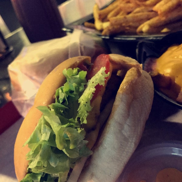 Photo taken at Burger Box by Mohammed S. on 5/24/2017
