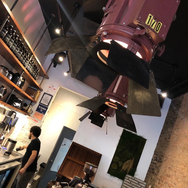Foto tirada no(a) Plowshares Coffee Bloomingdale por Reem em 3/29/2019