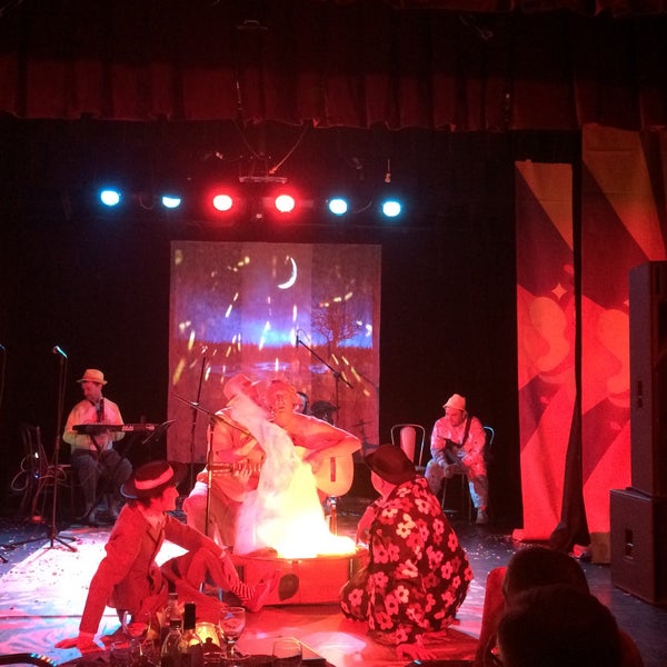 Das Foto wurde bei Театр-кабаре на Коломенской/ The Private Theatre and Cabaret von Оксана Ф. am 3/31/2015 aufgenommen