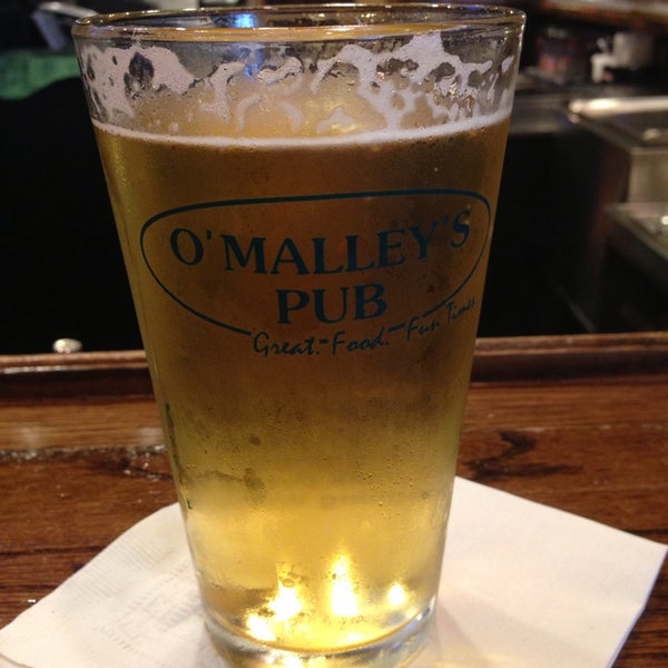 Foto diambil di O&#39;Malley&#39;s Pub Sterling oleh Brian W. pada 7/17/2013