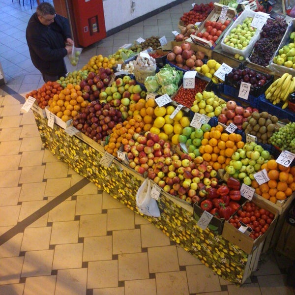 софийский рынок. софийский рынок в санкт петербурге. овощи на рынке. софийский рынок в санкт петербурге. софийская база 60, санкт-петербург.