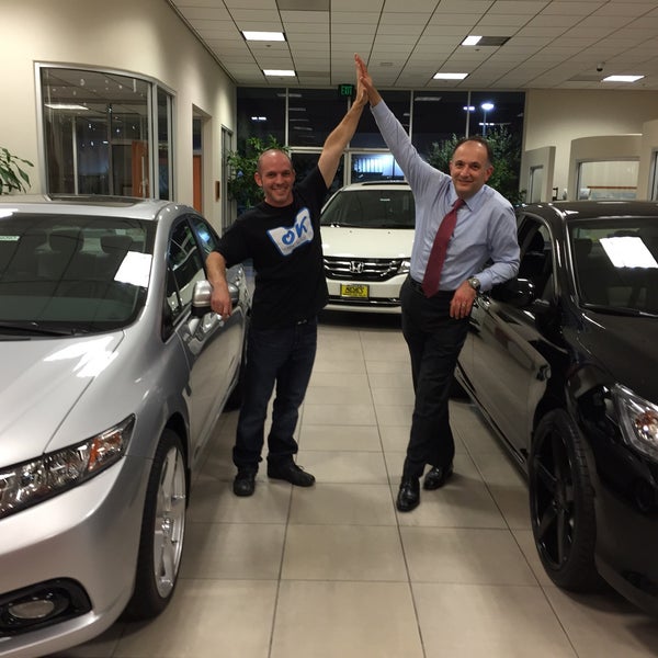 Keyes Woodland Hills Honda Automotive Repair Shop