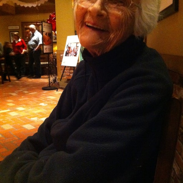 2/2/2013 tarihinde Richie Y.ziyaretçi tarafından Mimi&#39;s Cafe'de çekilen fotoğraf