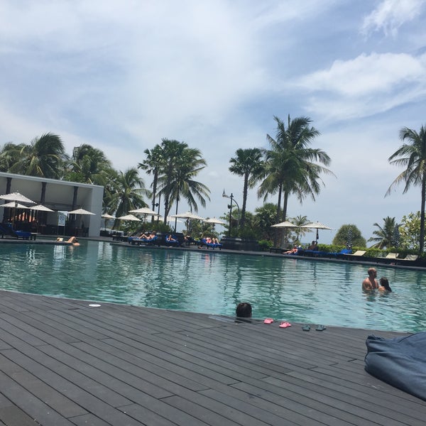 Photo prise au Garden Pool @ Hilton Phuket Arcadia Resort &amp; Spa par Ozge A. le4/10/2015
