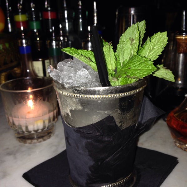 Foto scattata a Experimental Cocktail Club da JNY S. il 2/27/2015