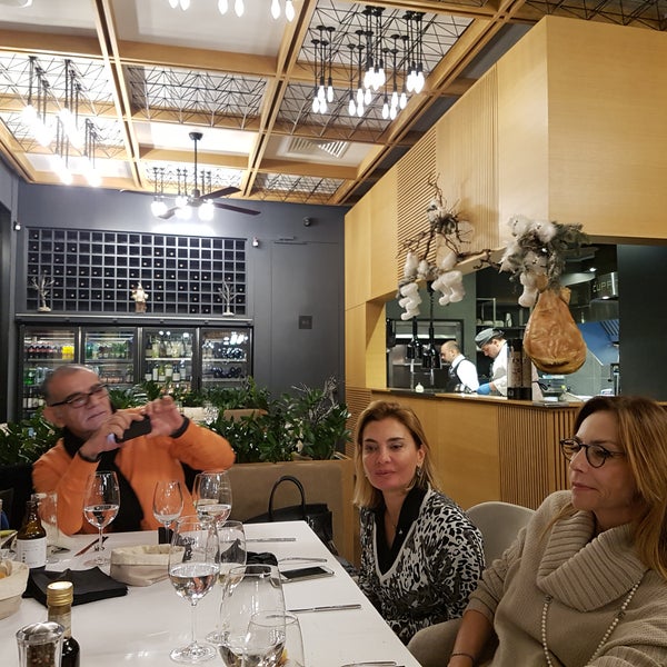 Foto tomada en Leonardo - Italian Restaurant in Bansko  por Numan D. el 2/17/2017