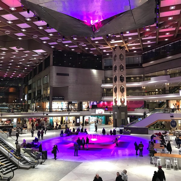 Photo taken at Complexe Desjardins by Rodo M. on 2/5/2019