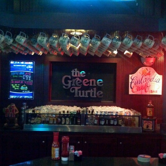 2/9/2013 tarihinde Blair T.ziyaretçi tarafından The Greene Turtle'de çekilen fotoğraf