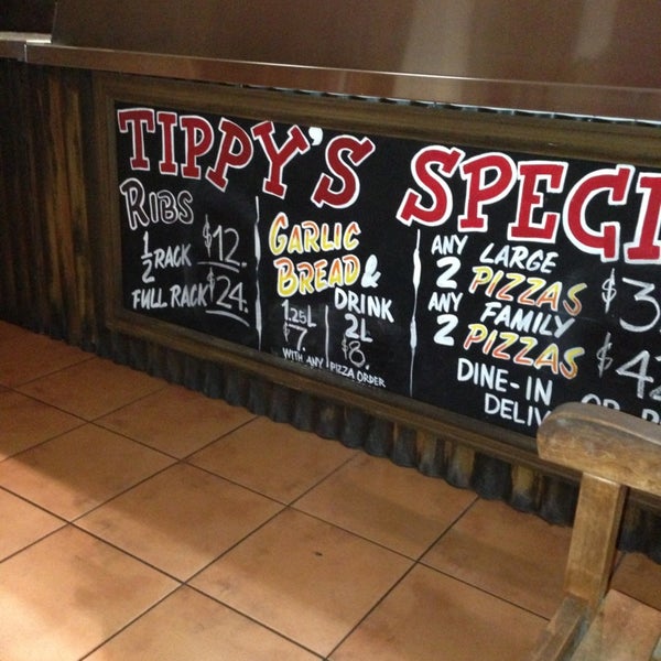 Tippy's pizza outlet