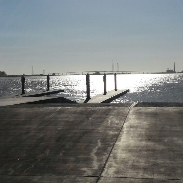 Antioch Marina Harbor / Marina