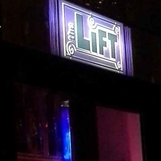 Foto scattata a The Lift da Michelle R. il 1/14/2013
