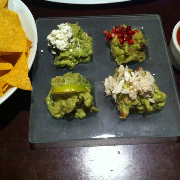 1/6/2013 tarihinde Fran T.ziyaretçi tarafından Jibarra Mexican Tequila Lounge'de çekilen fotoğraf