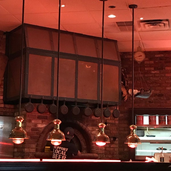 1/30/2018 tarihinde Fran T.ziyaretçi tarafından Belle Isle Restaurant &amp; Pub'de çekilen fotoğraf