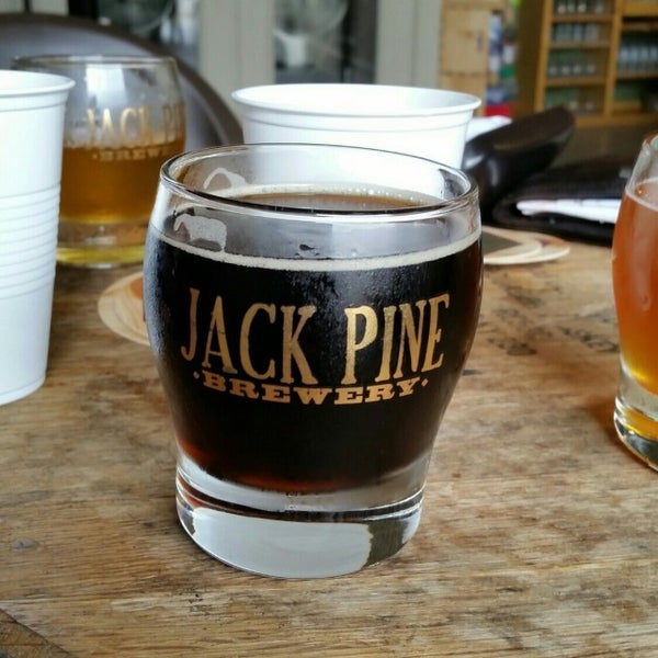 Foto diambil di Jack Pine Brewery oleh Jeff G. pada 6/15/2016