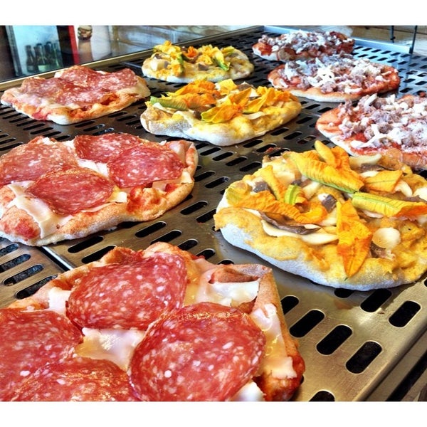 7/2/2014에 @steba님이 pizza @steba - asporto &amp; taglio에서 찍은 사진