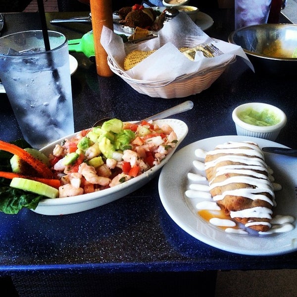 Das Foto wurde bei Costa Pacifica - San Antonio Seafood Restaurant von Gizelle J. am 11/15/2013 aufgenommen