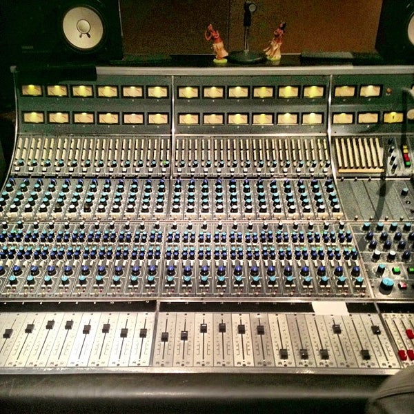 11/15/2013にWarren H.がSwing House Studiosで撮った写真