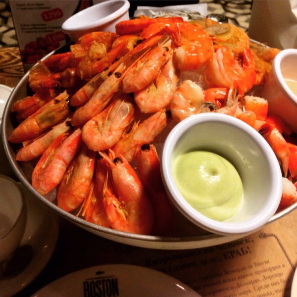 Photo prise au Boston Seafood &amp; Bar par Валера С. le7/17/2015