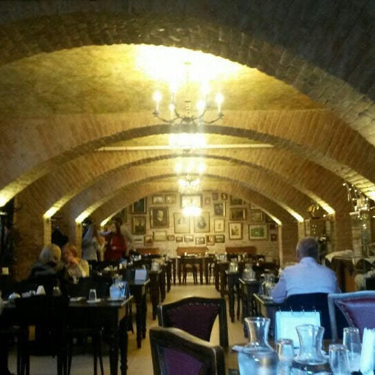 Foto diambil di Stern Original Restaurant oleh Jana šTěNě P. pada 1/14/2016