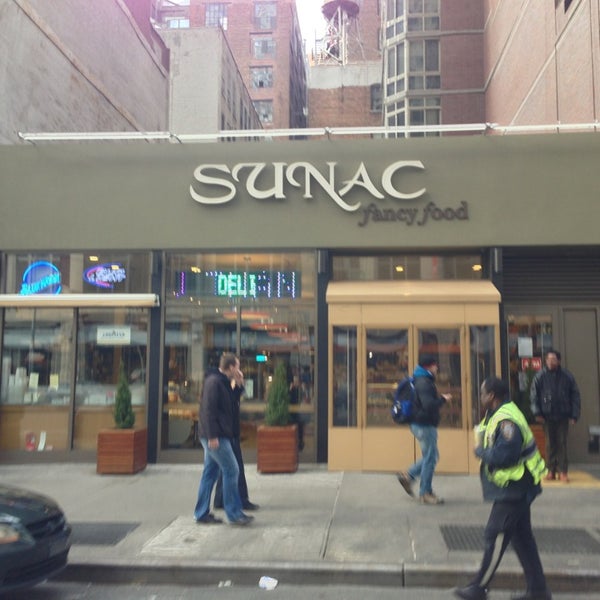 1/19/2013 tarihinde Craig D.ziyaretçi tarafından Sunac Fancy Food'de çekilen fotoğraf