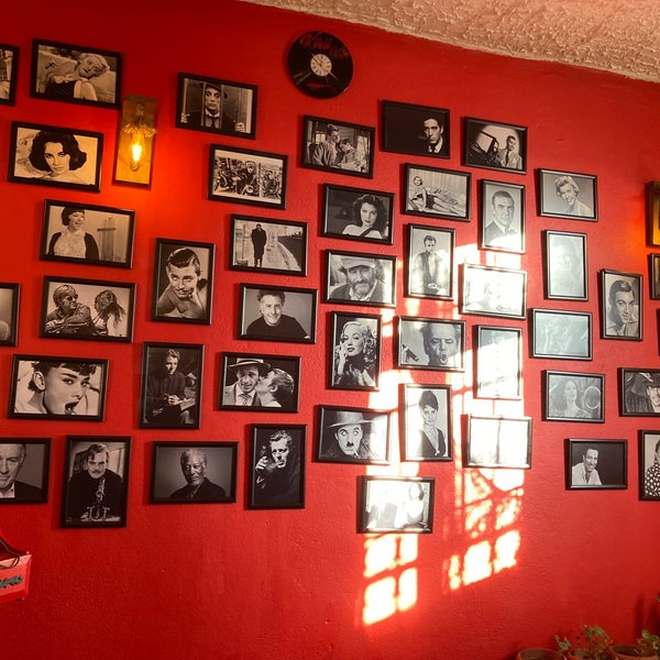 Foto diambil di Kirit Cafe oleh Oguz C. pada 1/15/2022