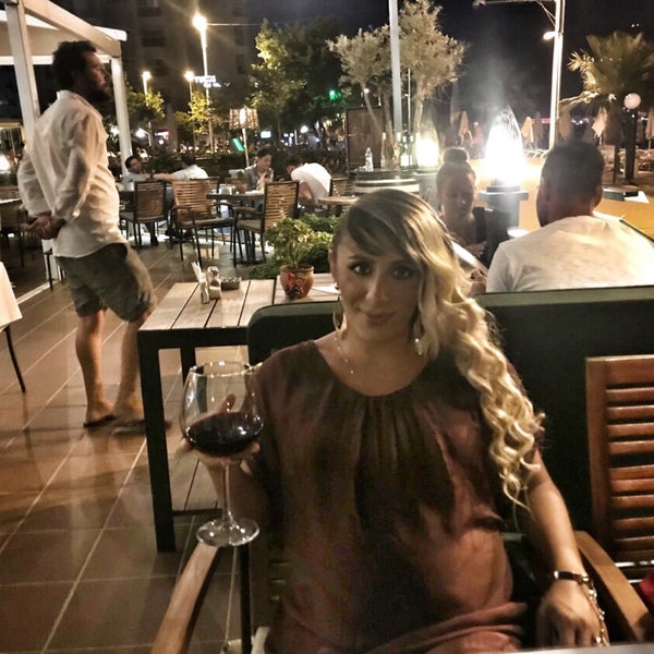 Foto tomada en Stella Restaurant &amp; Bar  por Çiğdem I. el 6/18/2018