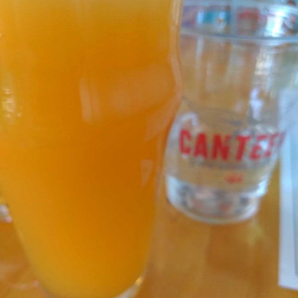 Photo taken at Canteen Brewhouse by Rolando on 9/9/2021
