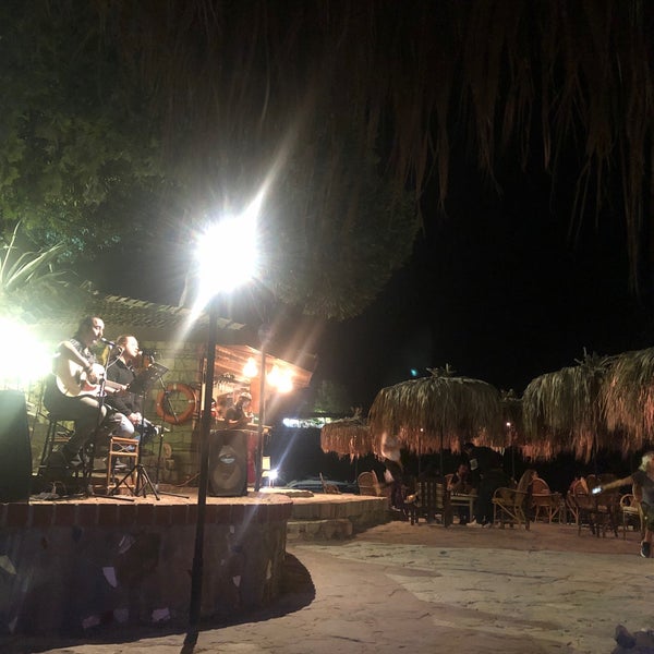 Foto tomada en Ayışığı Beach Bar  por 🧚🏻‍♀️YlzClk🧚🏻‍♀️ el 8/13/2020