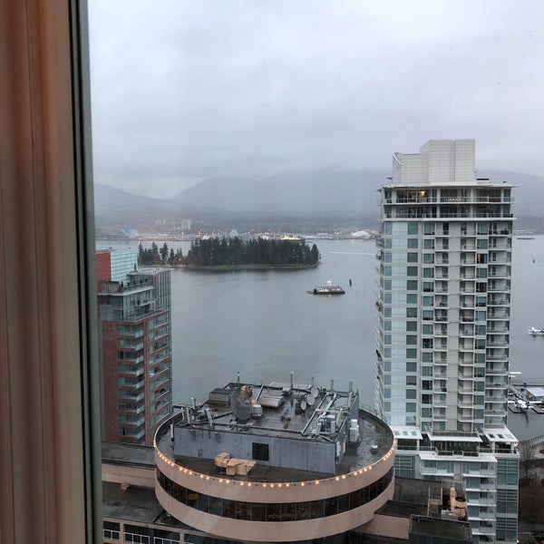 Foto scattata a Vancouver Marriott Pinnacle Downtown Hotel da Doug D. il 11/24/2017