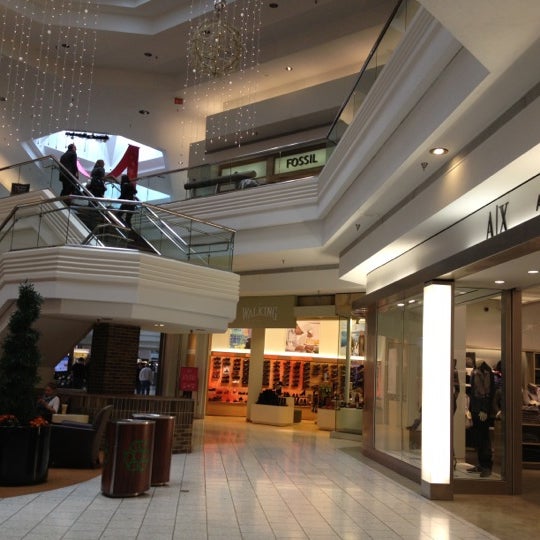 Fossil Woodfield Mall Clearance Sale 
