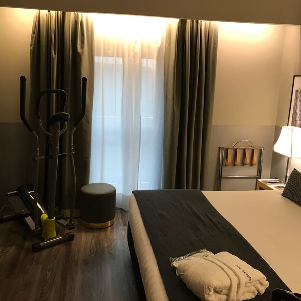 Photo taken at Holiday Inn Milan Garibaldi by Alp D. on 8/7/2018