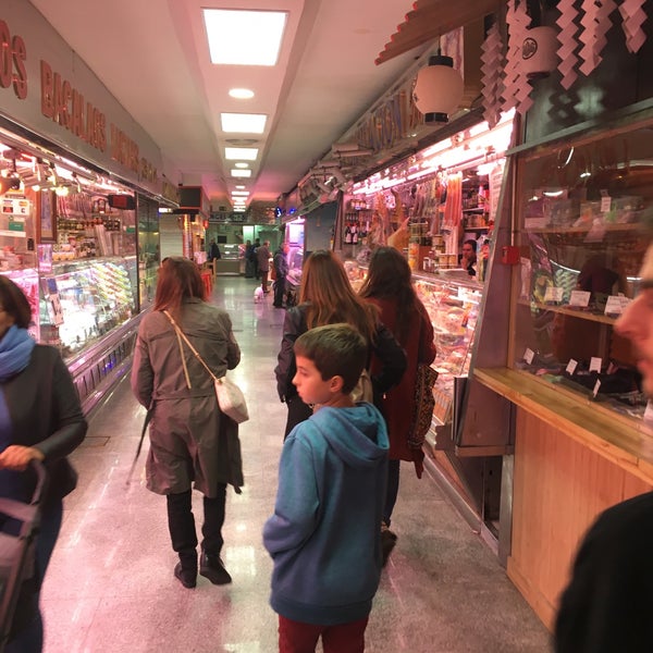 2/22/2017 tarihinde Christopher N.ziyaretçi tarafından Mercado de Antón Martín'de çekilen fotoğraf