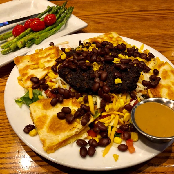 Photo taken at Chili&#39;s Grill &amp; Bar by Leon S. on 8/9/2018