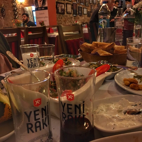 Foto tirada no(a) Degüstasyon Restaurant por Ebru T. em 12/29/2019