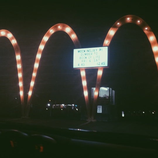 11/25/2014にJamille Mae B.がLas Vegas Drive-inで撮った写真