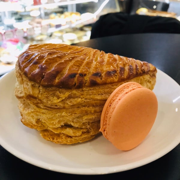 If u haven’t tried their “chausson aux pommes” yet, u gonna try it! It was Amazing, just right amount of sweetness and the outside is super crispy with thousands of layers!