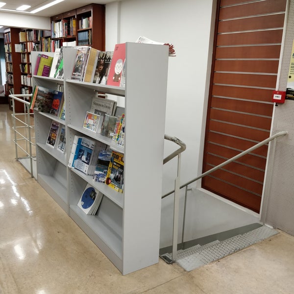 7/19/2019에 Konstantinos님이 Politeia Bookstore에서 찍은 사진