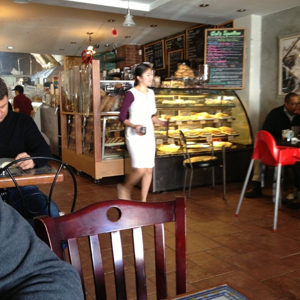 รูปภาพถ่ายที่ La Boulangerie Lopez โดย Corey B. เมื่อ 4/14/2013