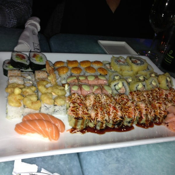 Снимок сделан в Koko Sushi Bar &amp; Lounge пользователем Emily F. 12/30/2012