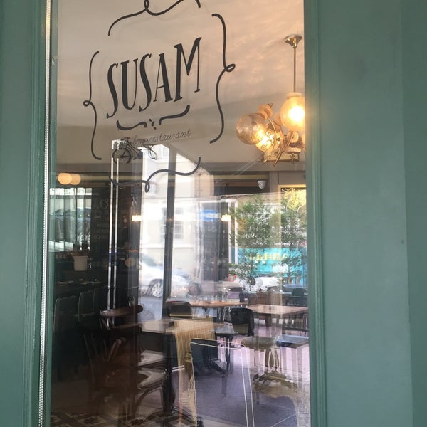 Foto tirada no(a) Susam Cafe por Elif em 3/28/2019