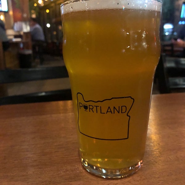 Photo taken at Bailey&#39;s Taproom by LLCoolShaun on 9/23/2019