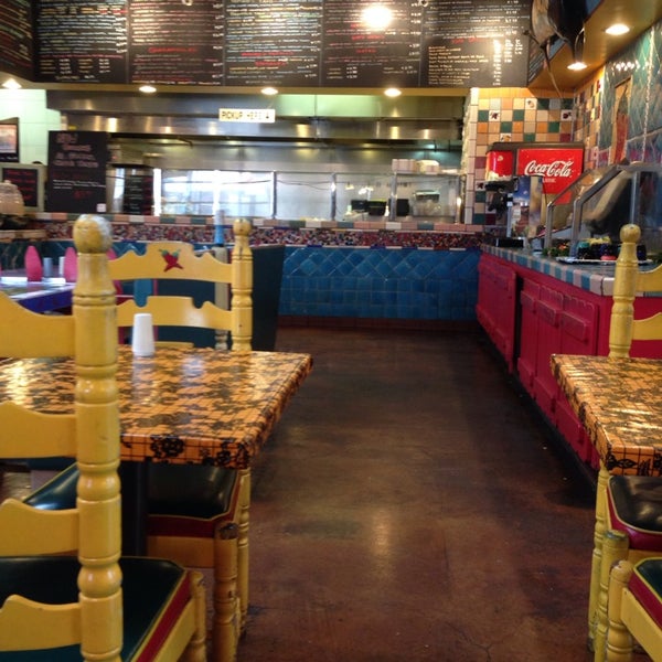 Photo prise au Pepino&#39;s Mexican Grill - Hawthorne par LLCoolShaun le2/14/2014