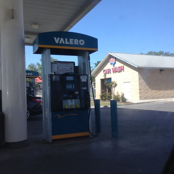 Big's (Valero) Fuel Station in San Antonio