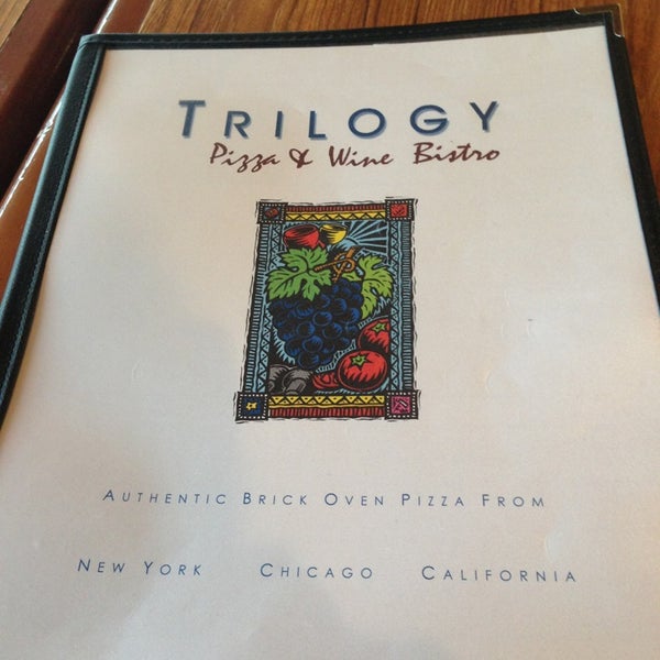รูปภาพถ่ายที่ Trilogy Pizza โดย LLCoolShaun เมื่อ 2/9/2013