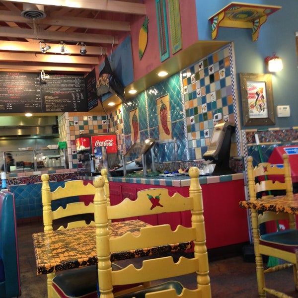 8/22/2013にLLCoolShaunがPepino&#39;s Mexican Grill - Hawthorneで撮った写真